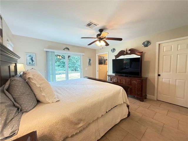 6140 Standing Oaks, Naples, FL 34119