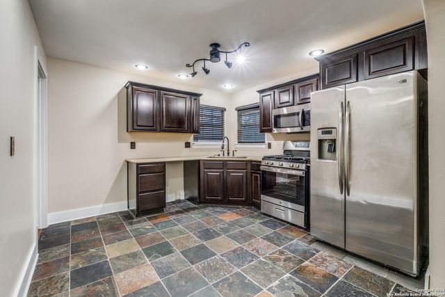 419 Moursund Blvd, San Antonio, TX 78221