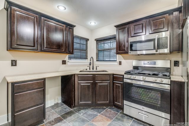 419 Moursund Blvd, San Antonio, TX 78221