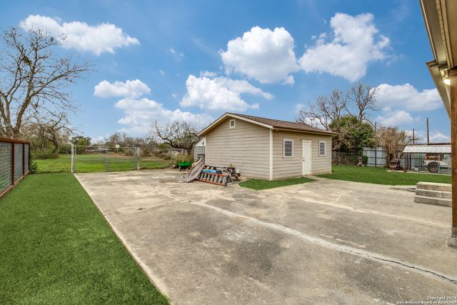 419 Moursund Blvd, San Antonio, TX 78221