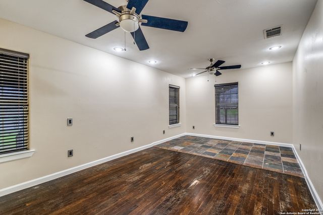 419 Moursund Blvd, San Antonio, TX 78221