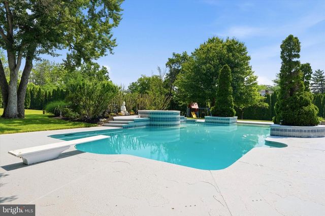 611 CREEK LN, Flourtown, PA 19031