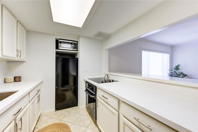 1909 Brun Street 16, Houston, TX 77019