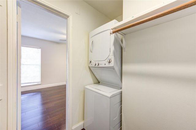 1909 Brun Street 16, Houston, TX 77019