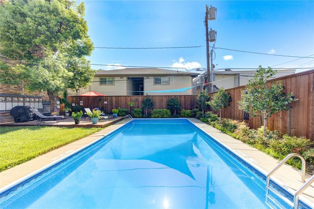 1909 Brun Street 16, Houston, TX 77019