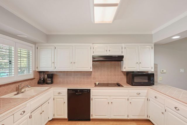 8352 Meath Dr, Stockton, CA 95212