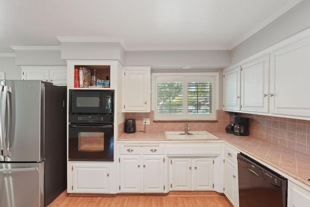 8352 Meath Dr, Stockton, CA 95212