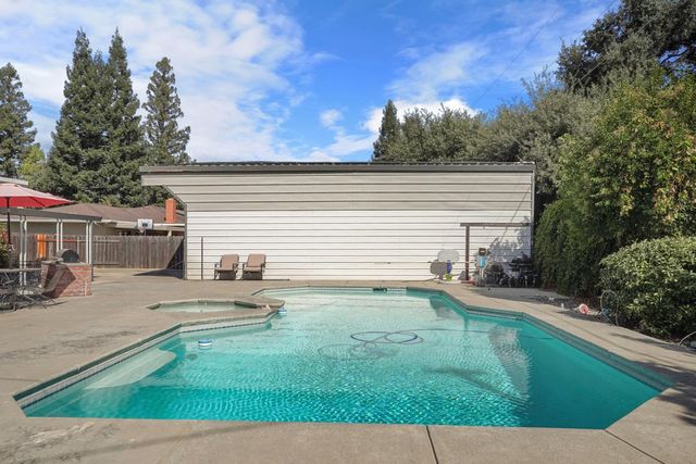 8352 Meath Dr, Stockton, CA 95212