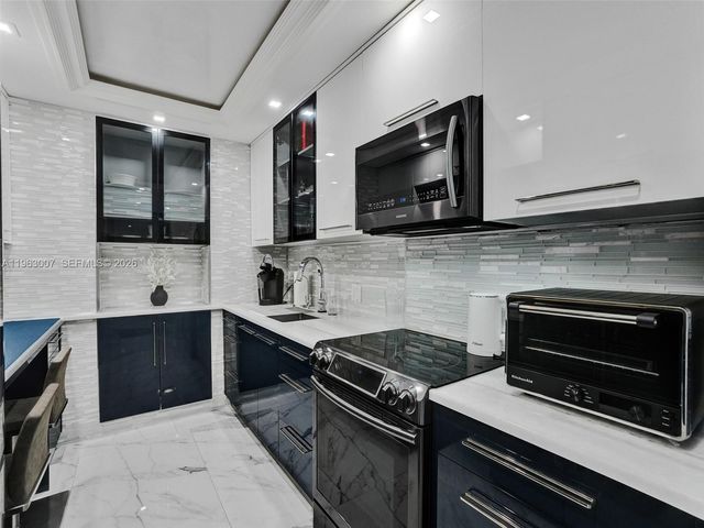 400 Kings Point Dr 314, Sunny Isles Beach, FL 33160