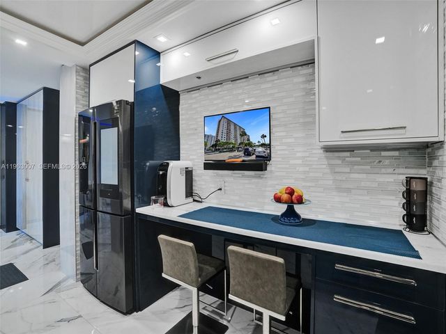 400 Kings Point Dr 314, Sunny Isles Beach, FL 33160