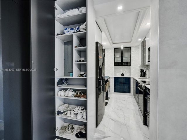 400 Kings Point Dr 314, Sunny Isles Beach, FL 33160