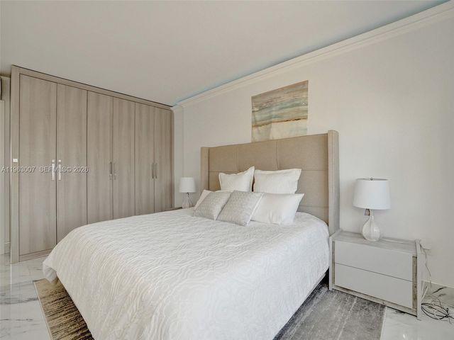 400 Kings Point Dr 314, Sunny Isles Beach, FL 33160