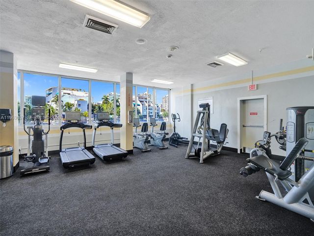 400 Kings Point Dr 314, Sunny Isles Beach, FL 33160