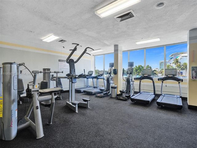 400 Kings Point Dr 314, Sunny Isles Beach, FL 33160