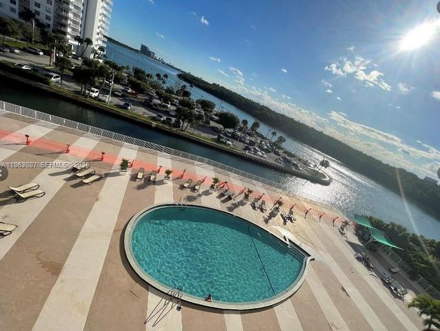 400 Kings Point Dr 314, Sunny Isles Beach, FL 33160