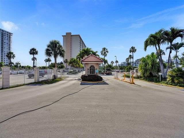 400 Kings Point Dr 314, Sunny Isles Beach, FL 33160