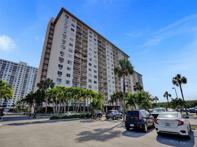 400 Kings Point Dr 314, Sunny Isles Beach, FL 33160