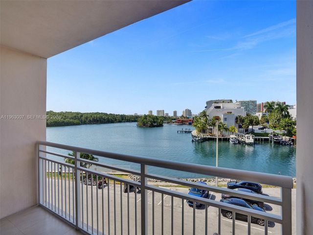 400 Kings Point Dr 314, Sunny Isles Beach, FL 33160