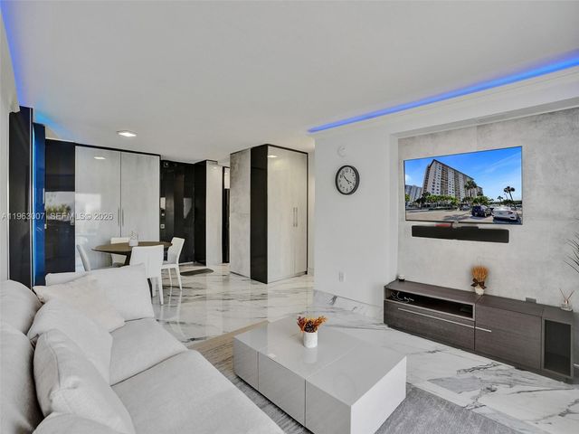 400 Kings Point Dr 314, Sunny Isles Beach, FL 33160