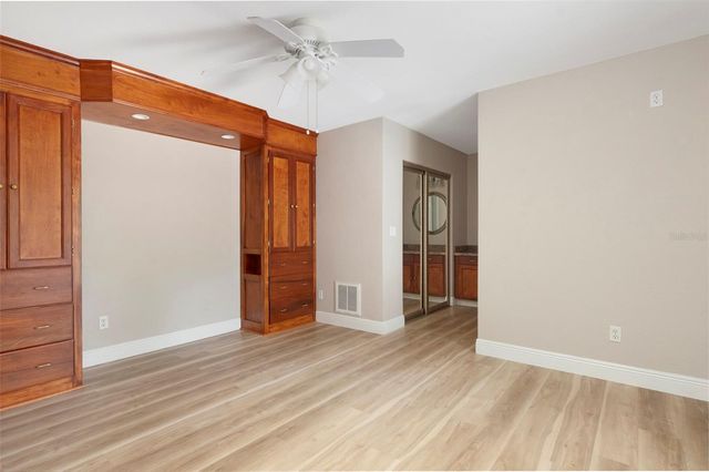 491 ST TROPEZ CIRCLE NE, St Petersburg, FL 33703