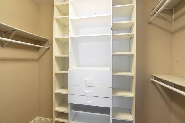 491 ST TROPEZ CIRCLE NE, St Petersburg, FL 33703