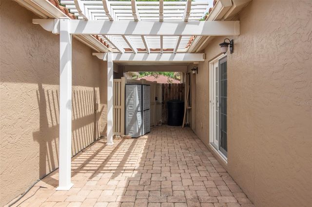 491 ST TROPEZ CIRCLE NE, St Petersburg, FL 33703