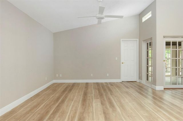 491 ST TROPEZ CIRCLE NE, St Petersburg, FL 33703