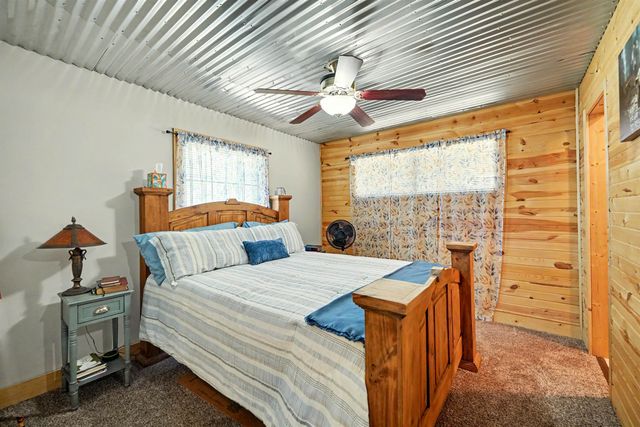 506 E Bond St, Salina, KS 67401