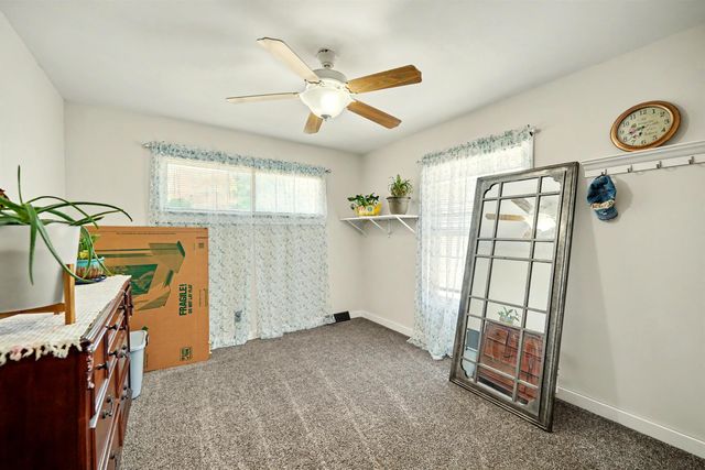 506 E Bond St, Salina, KS 67401