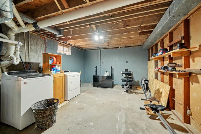 506 E Bond St, Salina, KS 67401