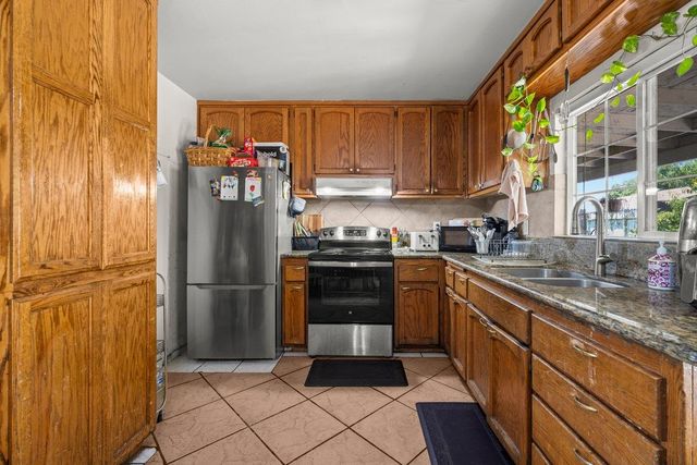 5717 Seyferth Way, Sacramento, CA 95823