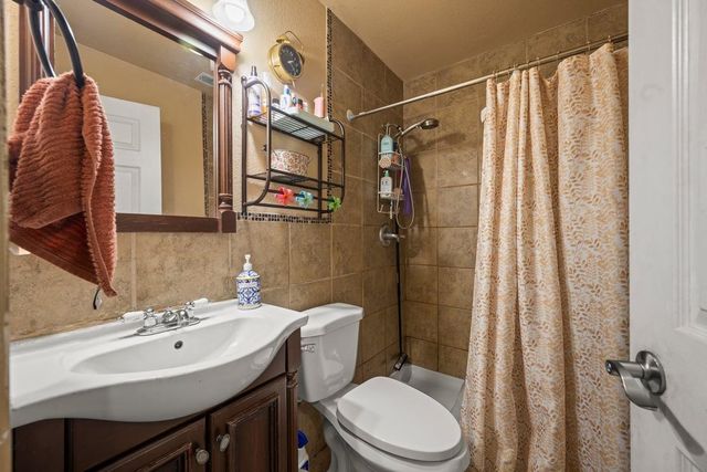 5717 Seyferth Way, Sacramento, CA 95823