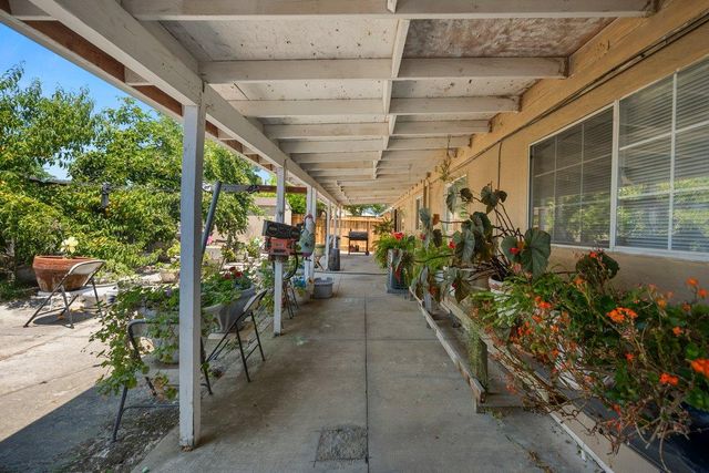 5717 Seyferth Way, Sacramento, CA 95823