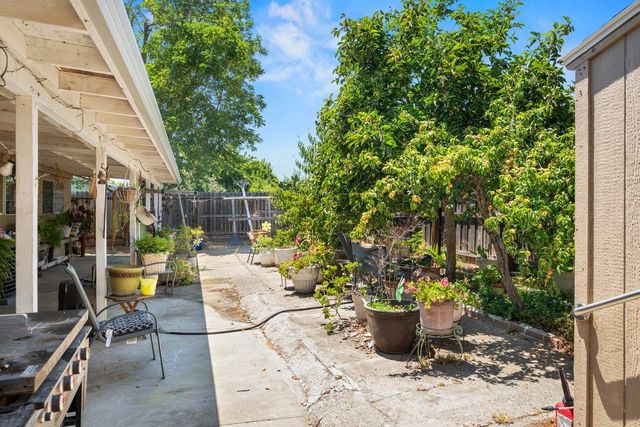 5717 Seyferth Way, Sacramento, CA 95823