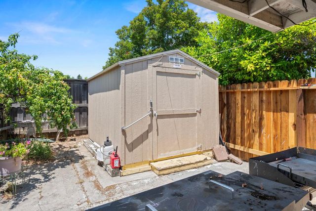 5717 Seyferth Way, Sacramento, CA 95823