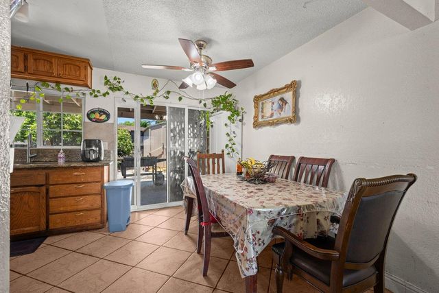 5717 Seyferth Way, Sacramento, CA 95823