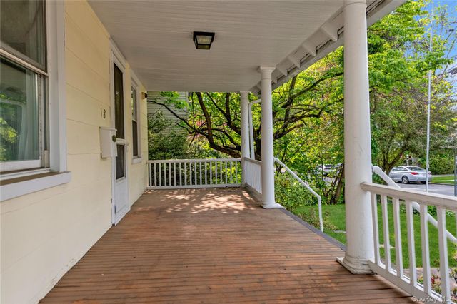 18 Dennis Street, Manhasset, NY 11030