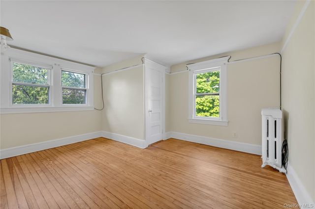 18 Dennis Street, Manhasset, NY 11030