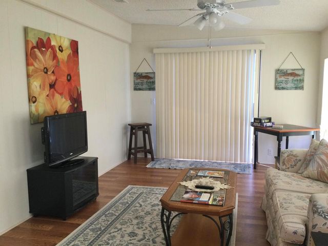 32 Flamenco Way, Port St. Lucie, FL 34952