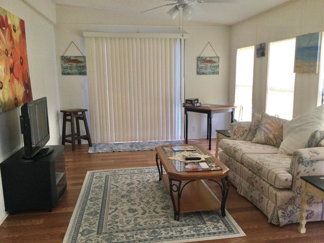 32 Flamenco Way, Port St. Lucie, FL 34952