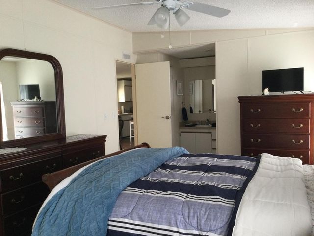 32 Flamenco Way, Port St. Lucie, FL 34952