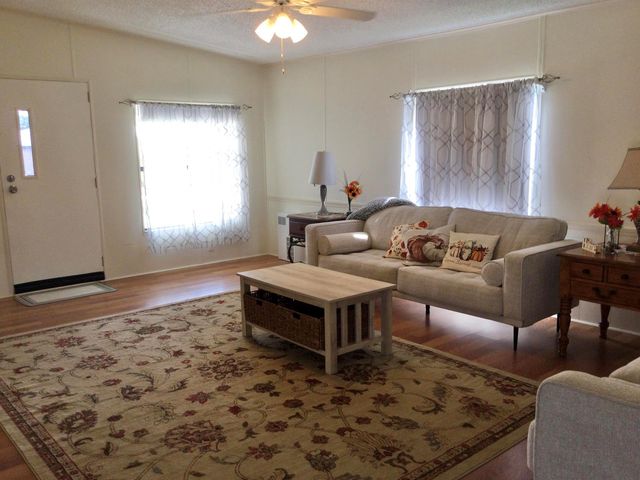 32 Flamenco Way, Port St. Lucie, FL 34952