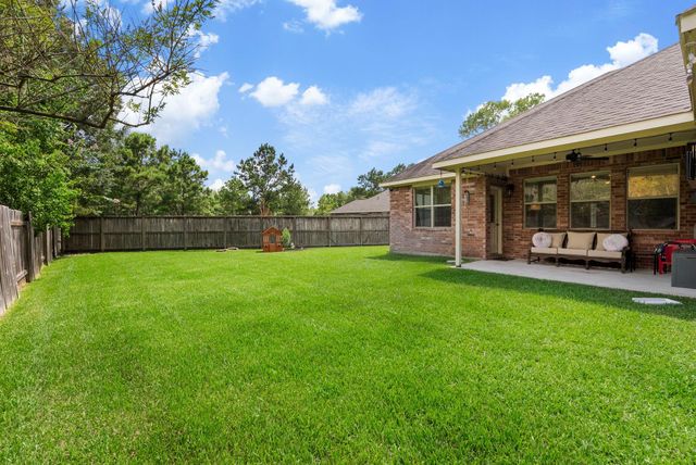 174 Maple Grove Drive, Conroe, TX 77384