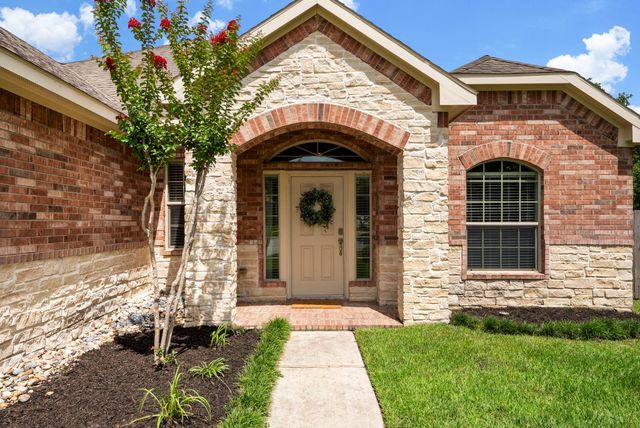 174 Maple Grove Drive, Conroe, TX 77384