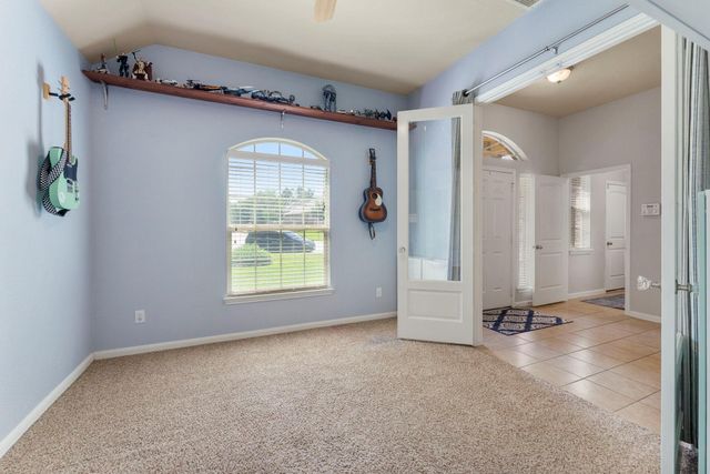 174 Maple Grove Drive, Conroe, TX 77384
