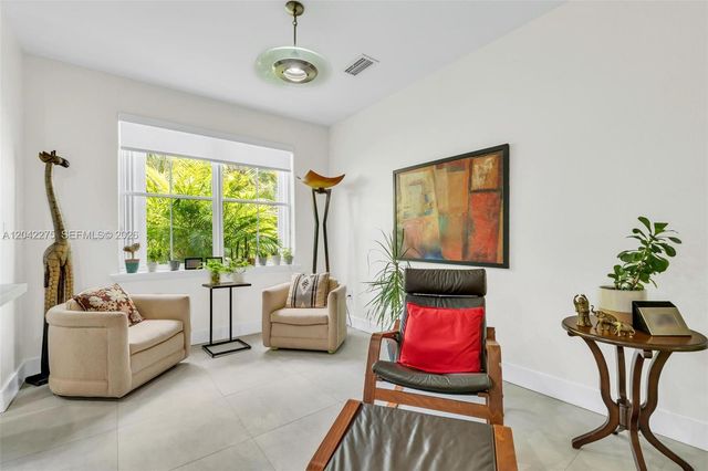 5570 NW 107th Ave 916, Doral, FL 33178