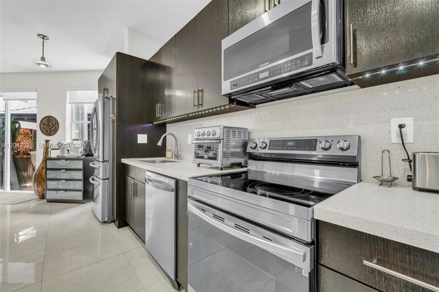 5570 NW 107th Ave 916, Doral, FL 33178