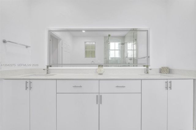 5570 NW 107th Ave 916, Doral, FL 33178