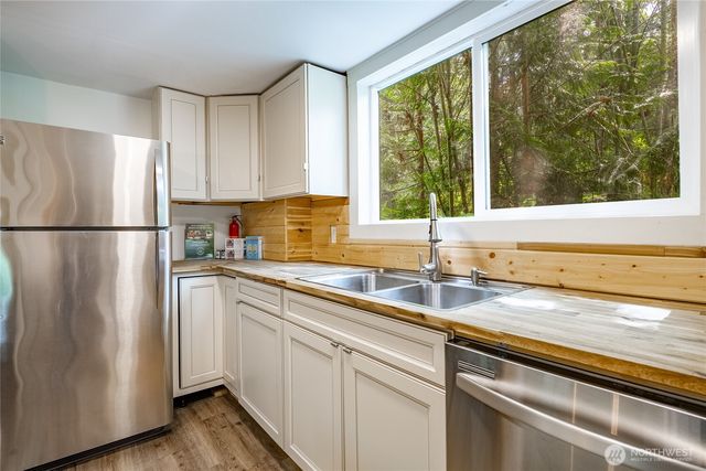 14001 Welcome Road, Glacier, WA 98244