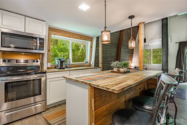 14001 Welcome Road, Glacier, WA 98244